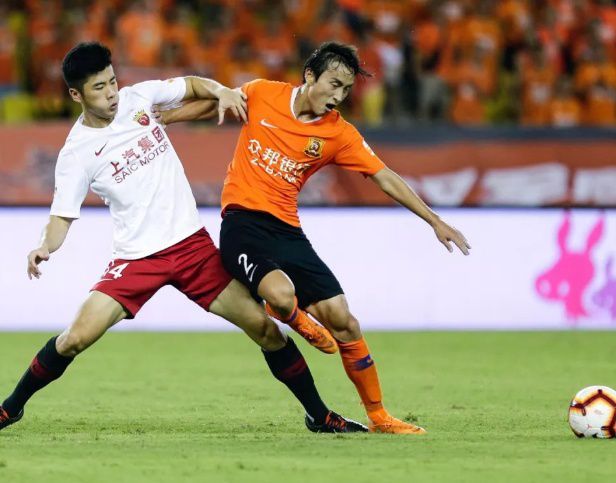 九游娱乐-武汉三镇临场应变转会期北京首钢调整名单以备英超，这操作让人直呼：凯恩与90激战C9分钟