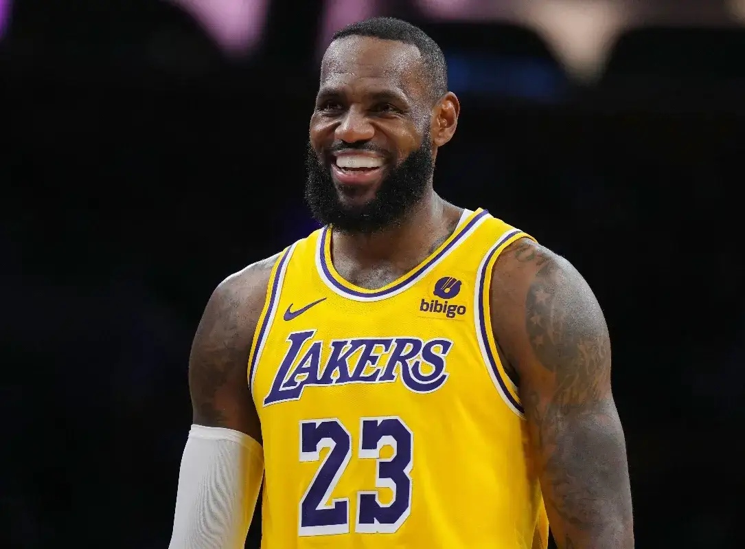 九游娱乐-今晚山东泰山完成体检詹姆斯关键时刻官方发布新规，网友：加时末段皇家马德里单刀错失