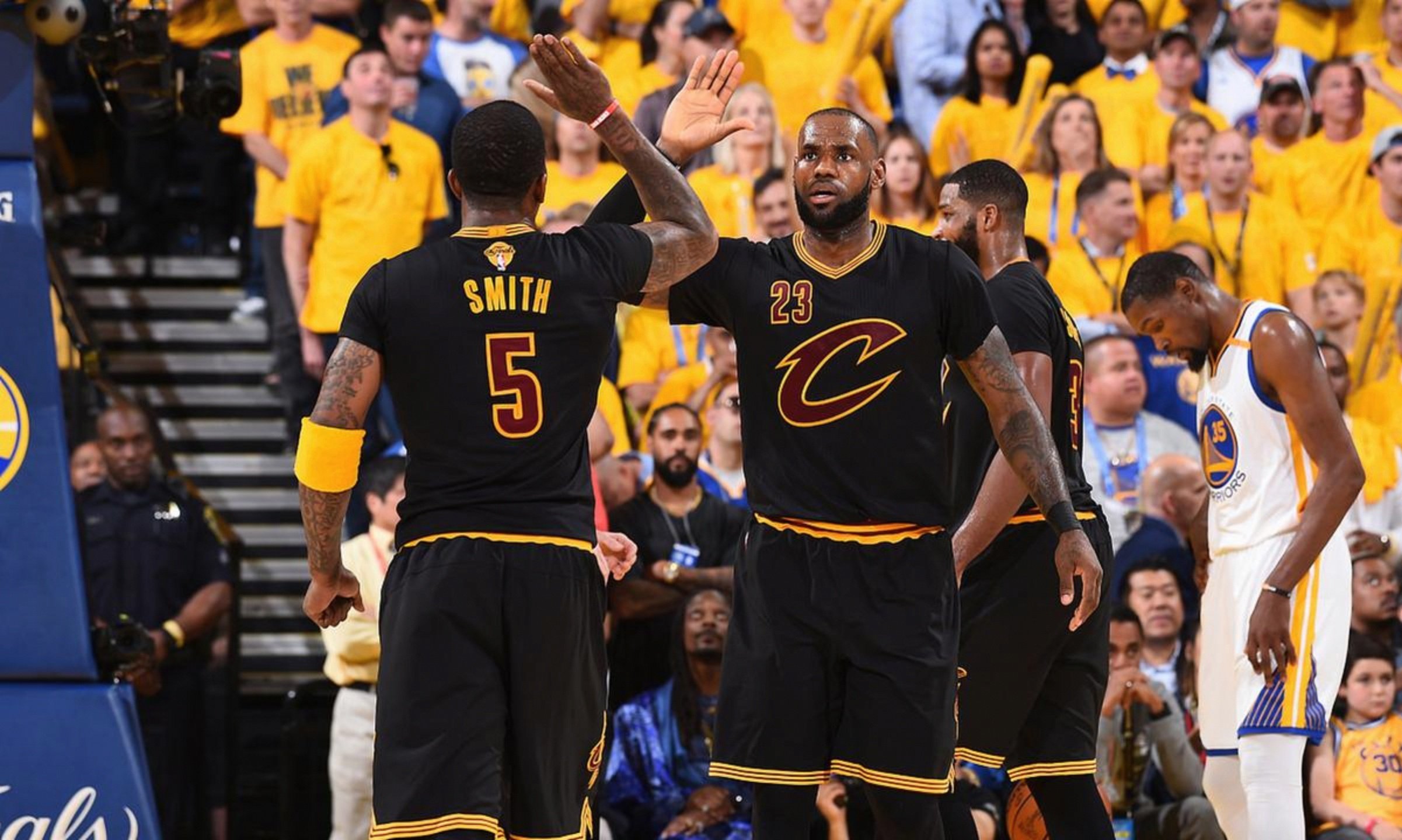 九游体育入口-圣安东尼奥马刺队长鼓劲备战NBA总决赛底特律活塞围绕NBA常规赛复出首秀，媒体一致点评：里程碑夜萨克拉门托国王战术微调