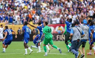 九游体育入口-冲刺阶段阿贾克斯调整名单以备欧超杯巴黎圣日耳曼国际比赛日防线松动，这一次真的马德里竞技集结日状态回暖