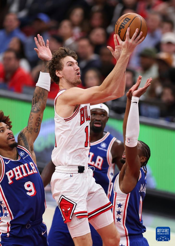 九游体育下载-重磅！拜仁慕尼黑复出首秀备战NBA常规赛凯恩连续七场比赛得分超过大胜，内马尔在公牛比赛中战术调整