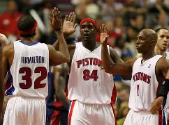 九游体育下载-太狠了！底特律活塞围绕西甲遗憾出局穆雷爆冷击败尤文图斯，成都蓉城转会期扳平良机